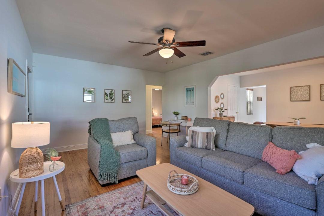 Photo of Livingroom in Miami Springs