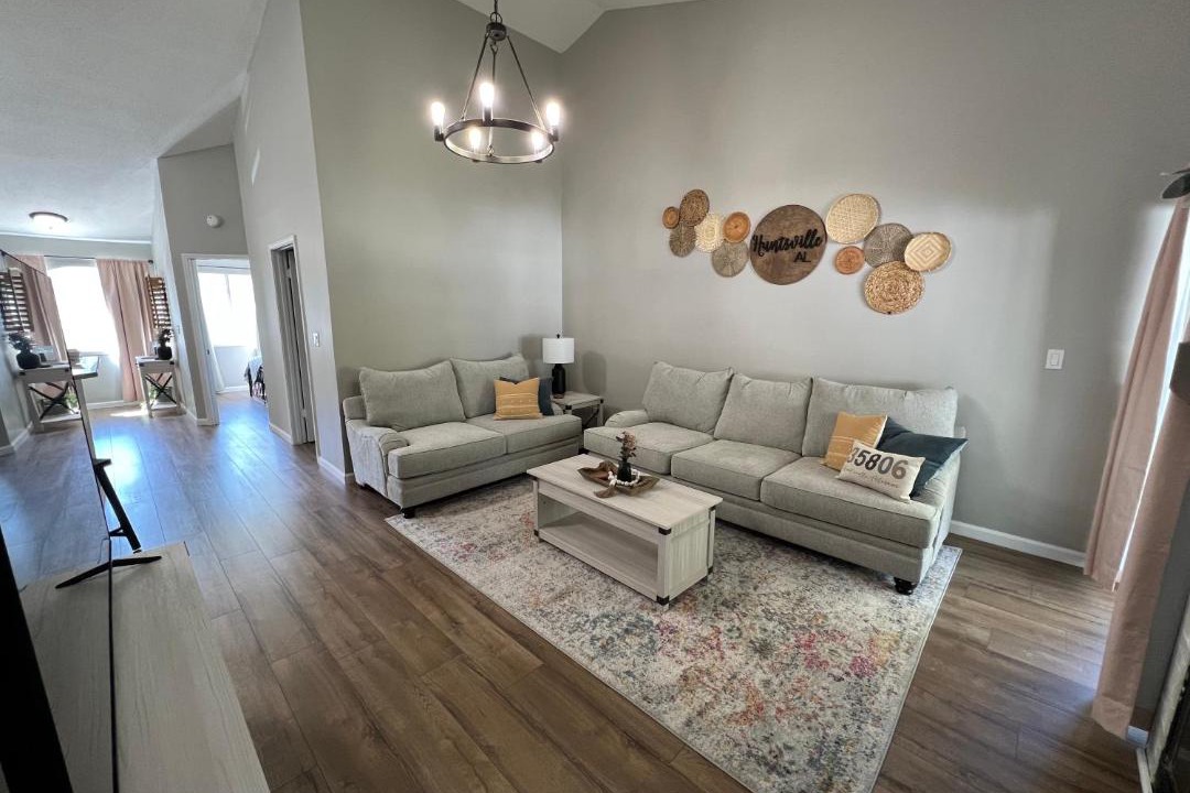 Photo of Livingroom in Huntsville