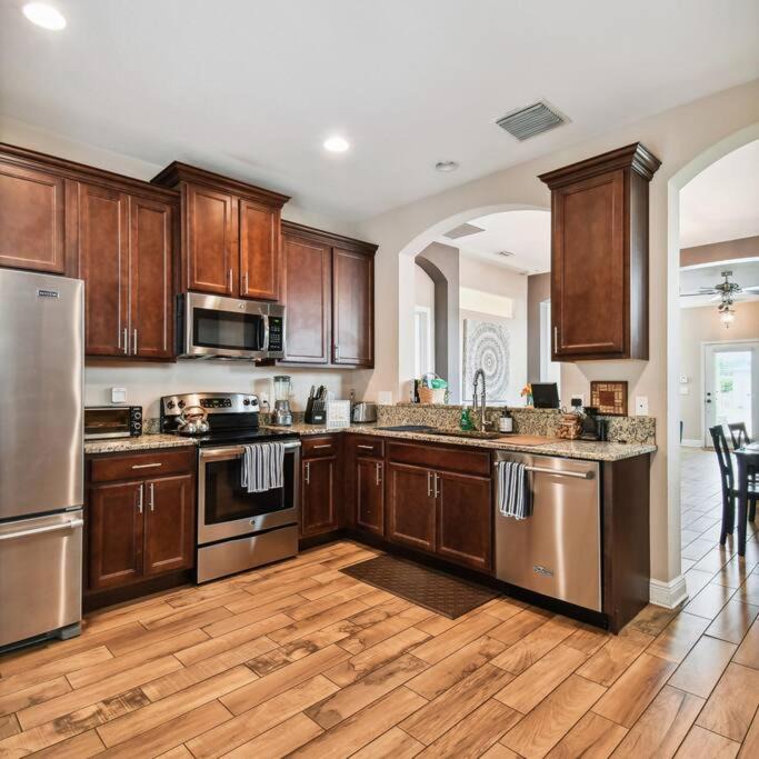 Photo of Kitchen in Carver City - Lincoln Gardens