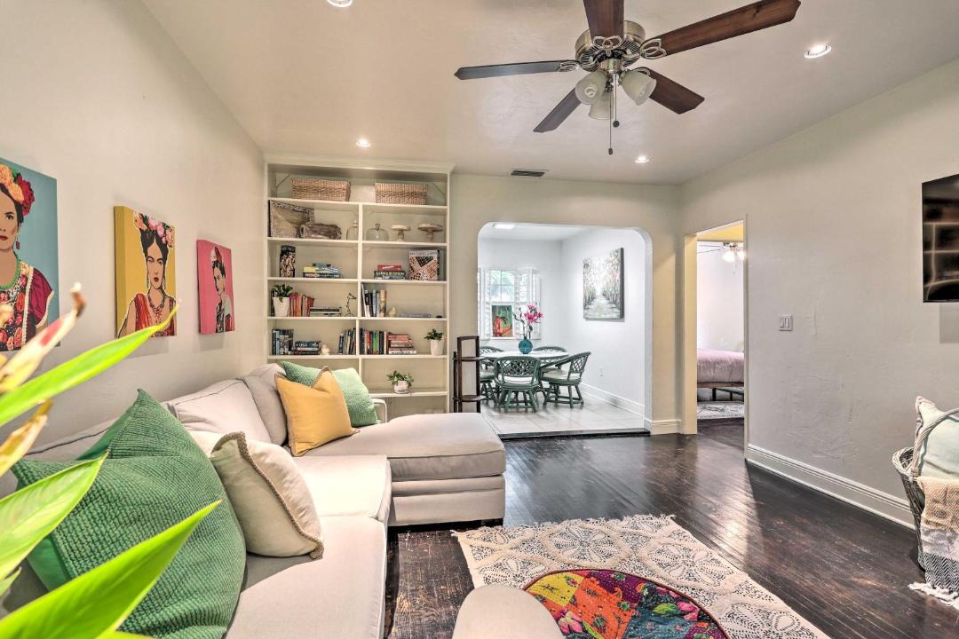 Photo of Livingroom in Biscayne Park
