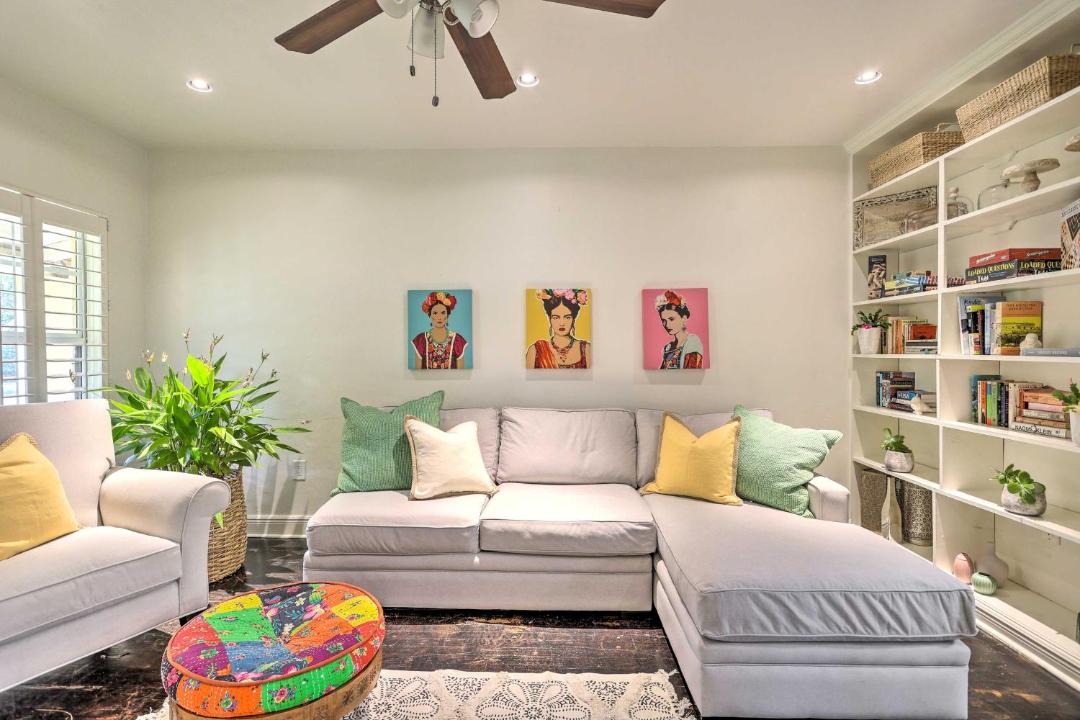 Photo of Livingroom in Biscayne Park
