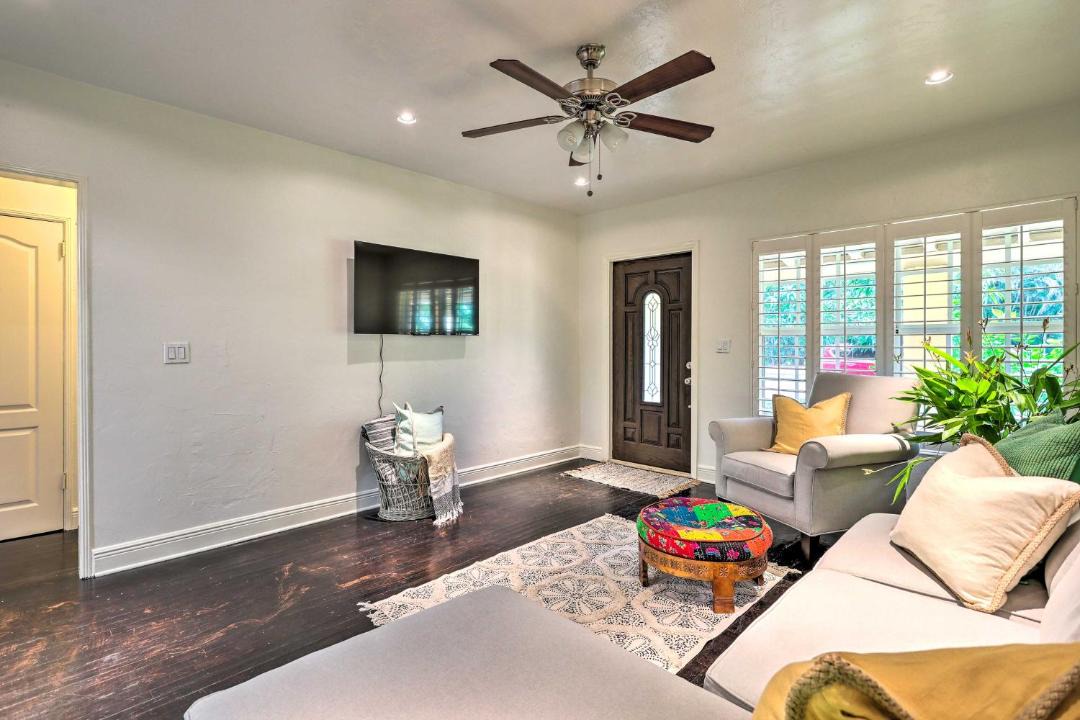 Photo of Livingroom in Biscayne Park