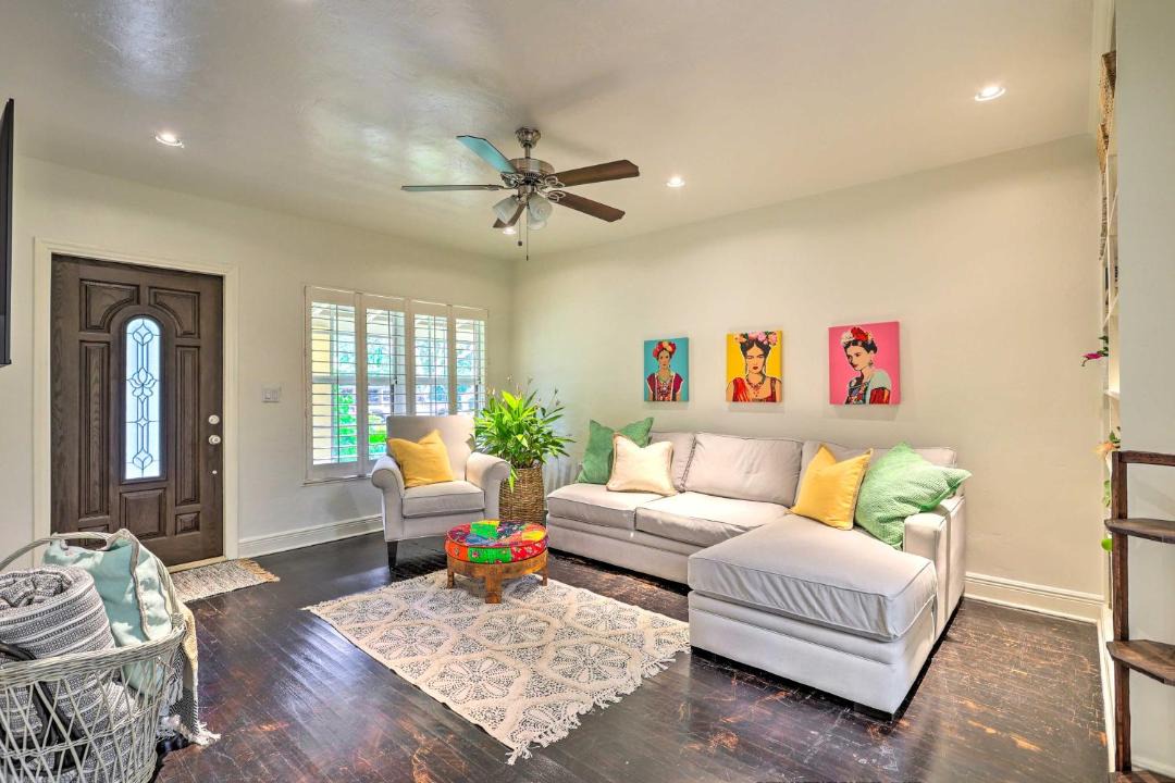 Photo of Livingroom in Biscayne Park