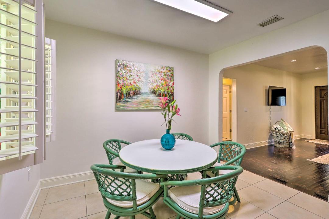 Photo of Livingroom in Biscayne Park