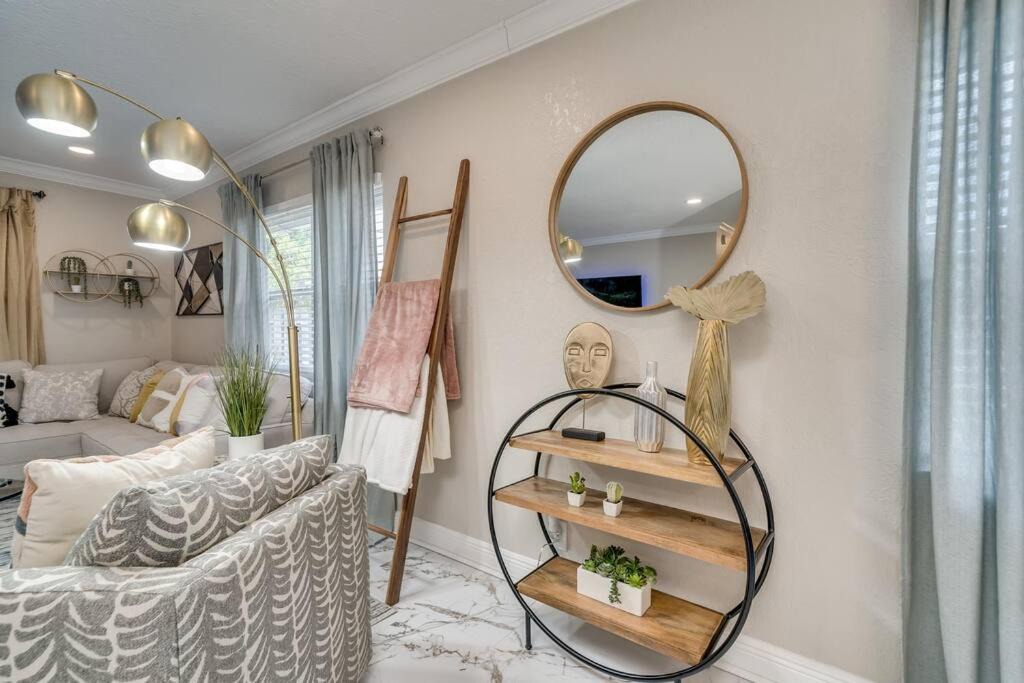 Photo of Livingroom in Central Fort Lauderdale
