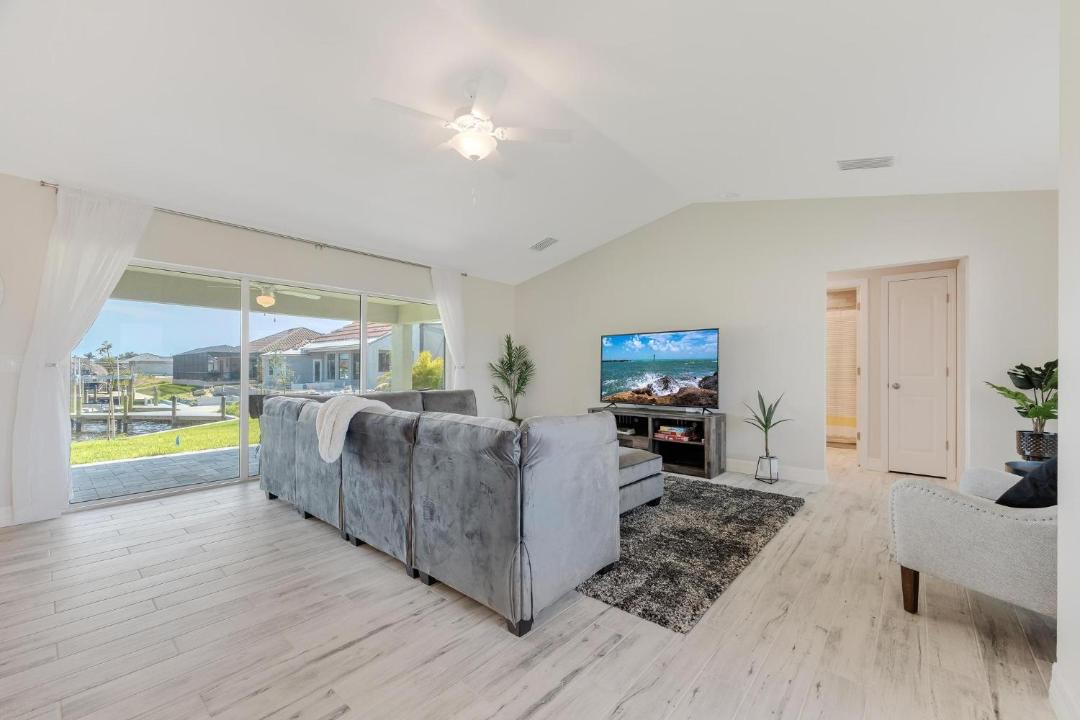 Photo of Livingroom in Burnt Store