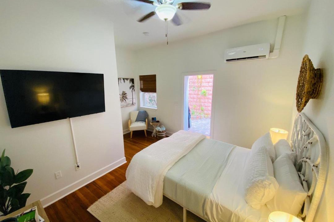Photo of Bedroom in Pass-a-Grille Historic District