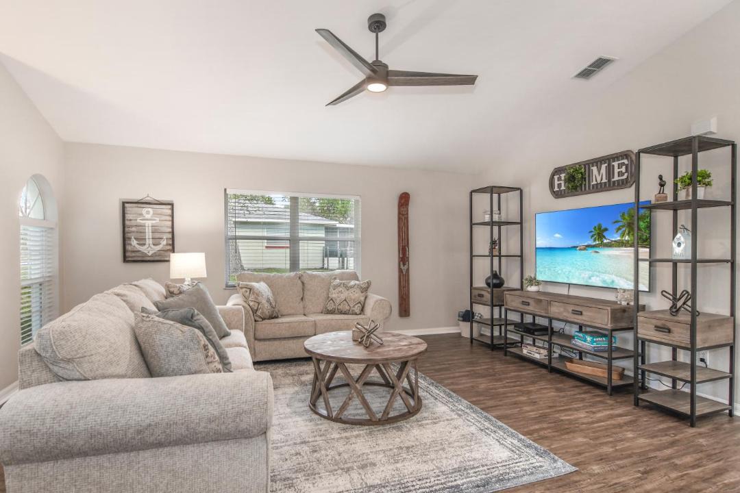 Photo of Livingroom in Placid Lakes