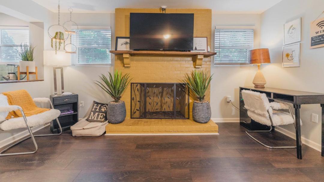 Photo of Livingroom in Five Points South