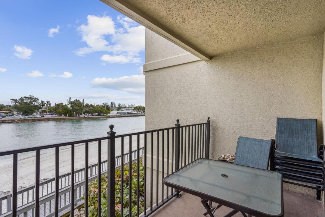 Photo of Patio Balcony in Sunset Beach