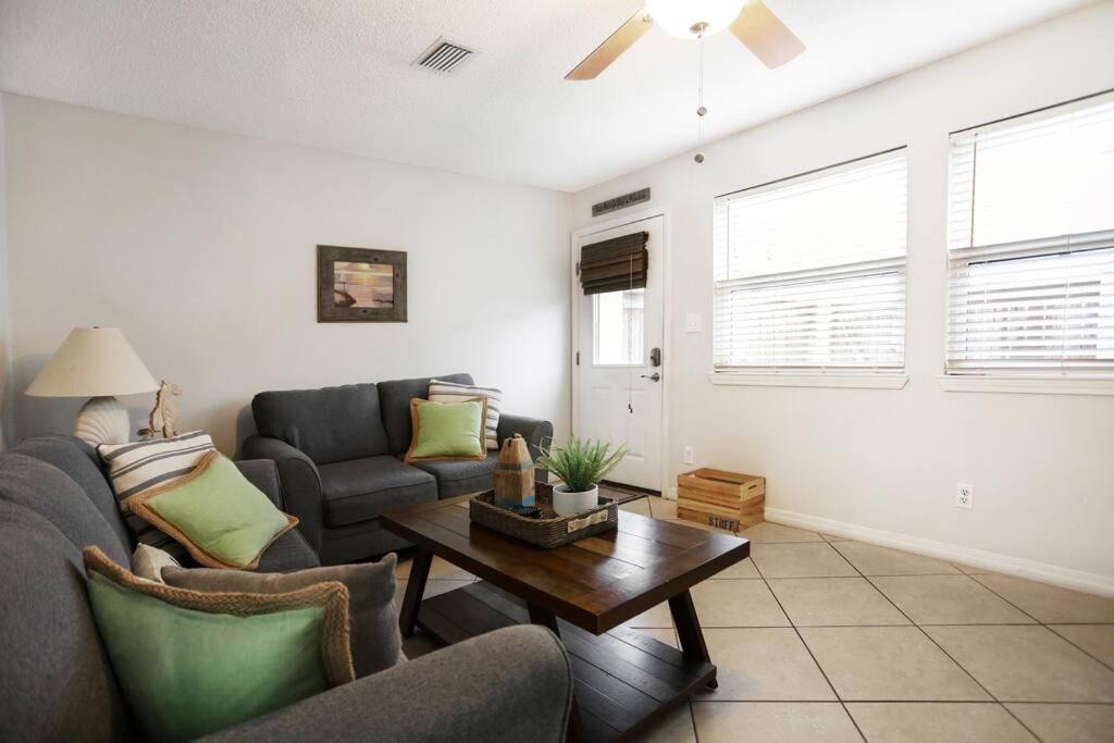 Photo of Livingroom in Sugar Beach