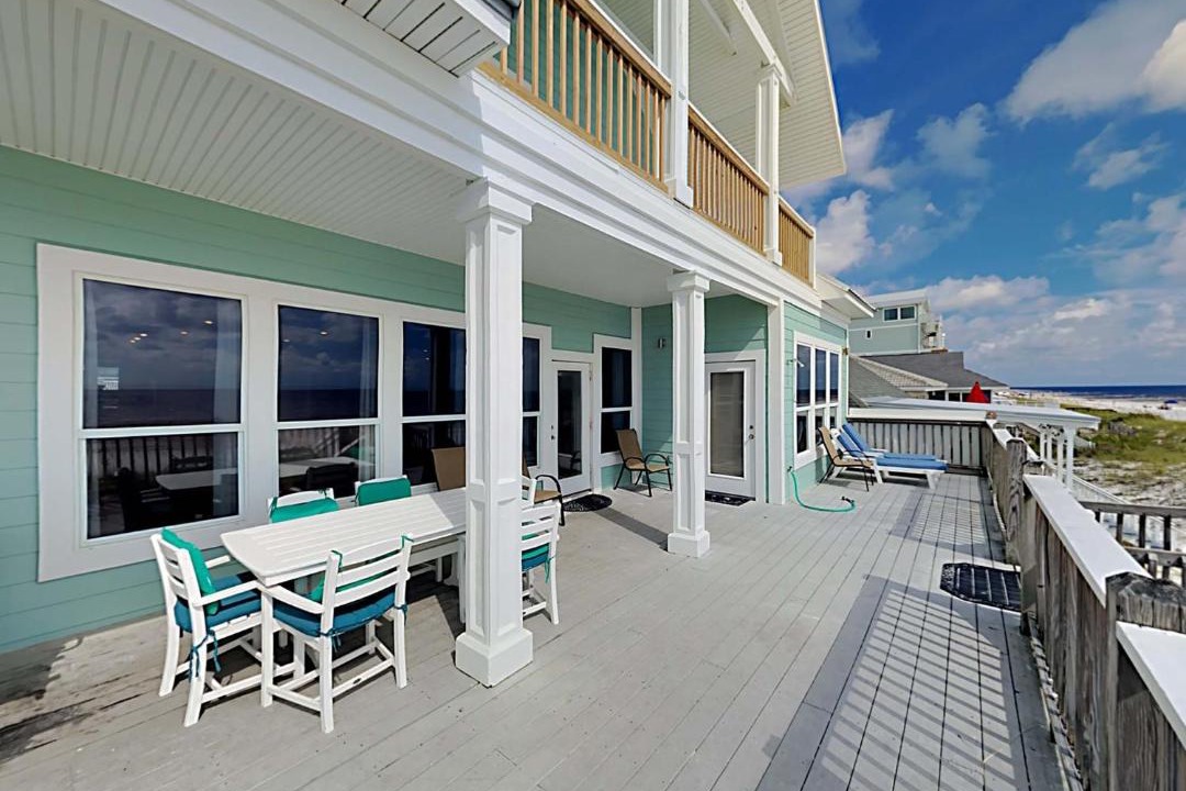 Photo of Patio Balcony in Crescent Beach