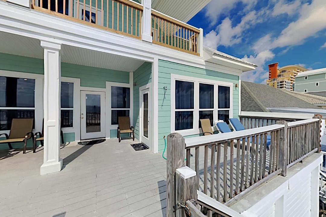 Photo of Patio Balcony in Crescent Beach