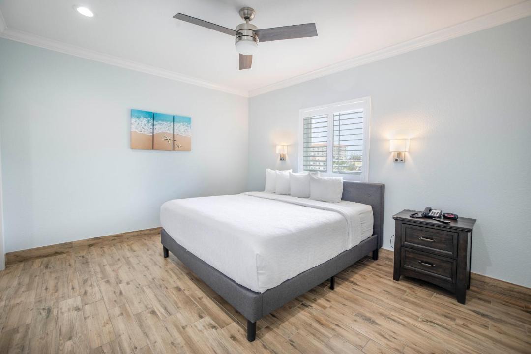Photo of Bedroom in Redington Shores