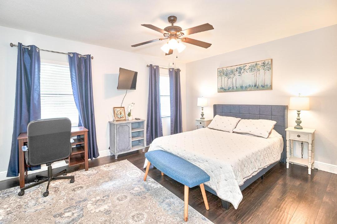 Photo of Bedroom in Bayshore Gardens