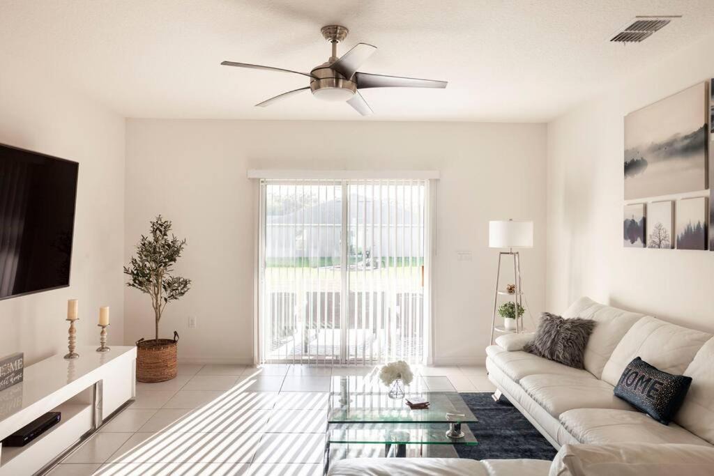 Photo of Livingroom in Port Saint Lucie