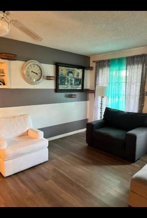 Photo of Livingroom in Lauderhill