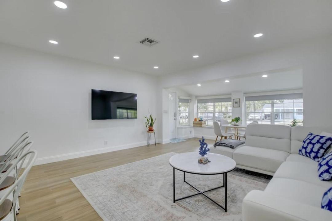 Photo of Livingroom in Citrus Isles