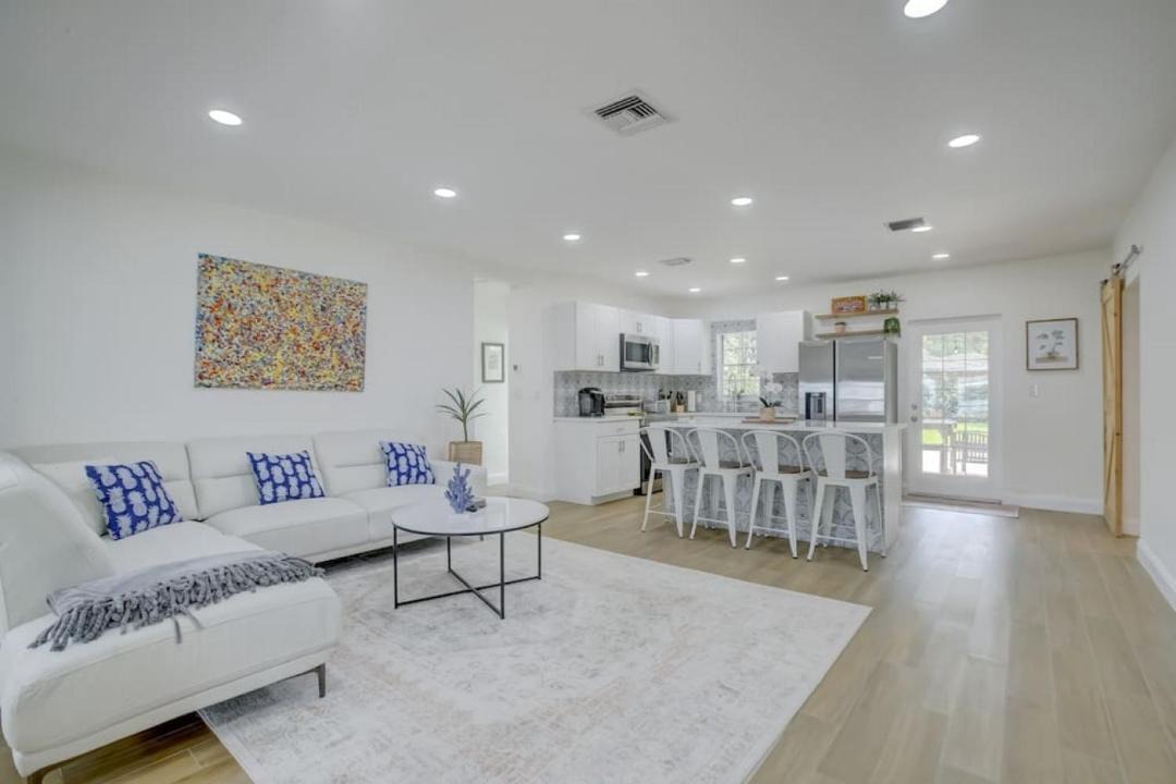 Photo of Livingroom in Citrus Isles
