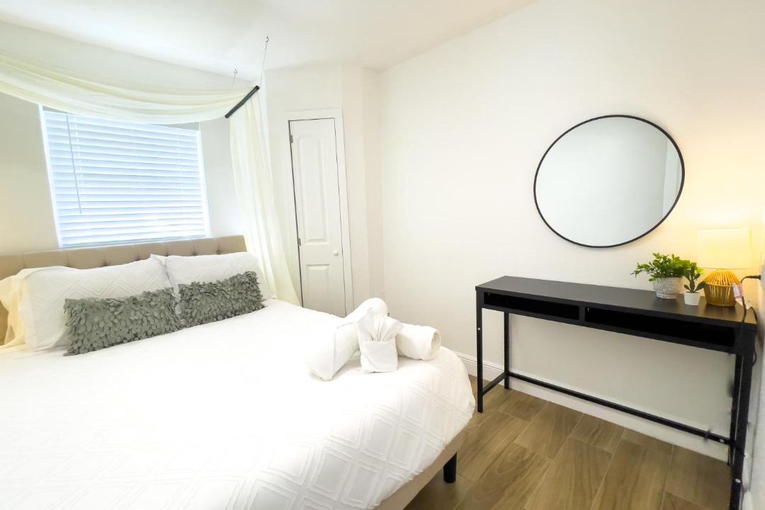 Photo of Bedroom in Port Tampa City