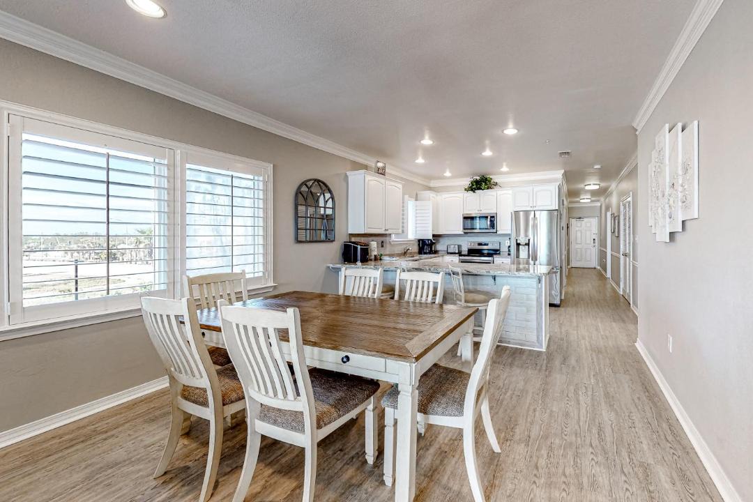 Photo of Livingroom in Orange Beach East