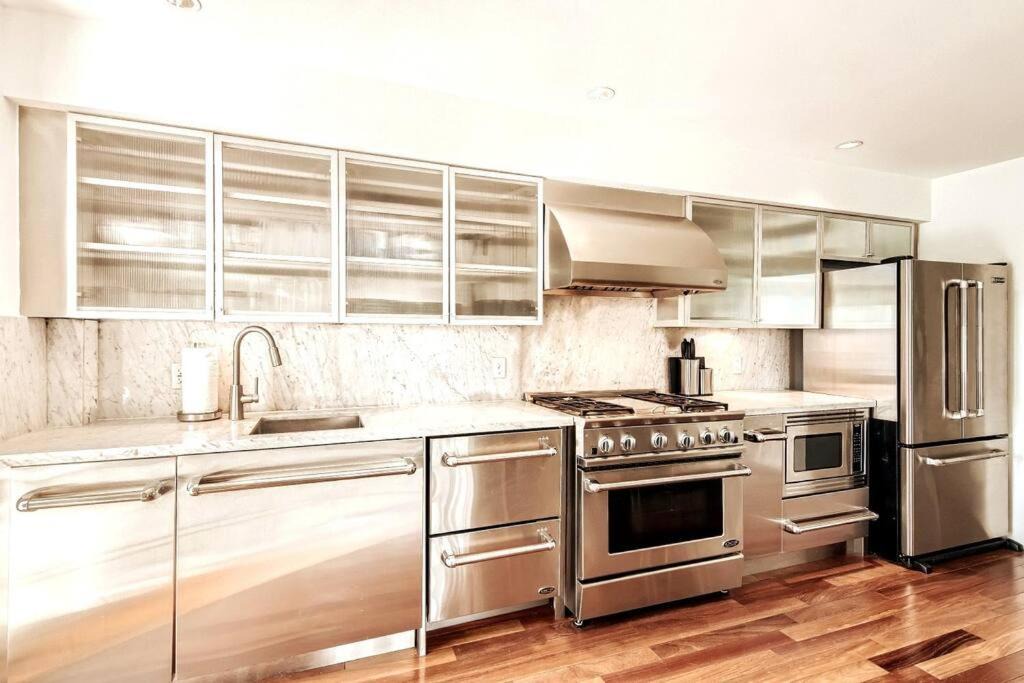Photo of Kitchen in West Avenue