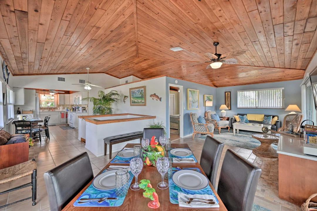 Photo of Livingroom in Everglades City