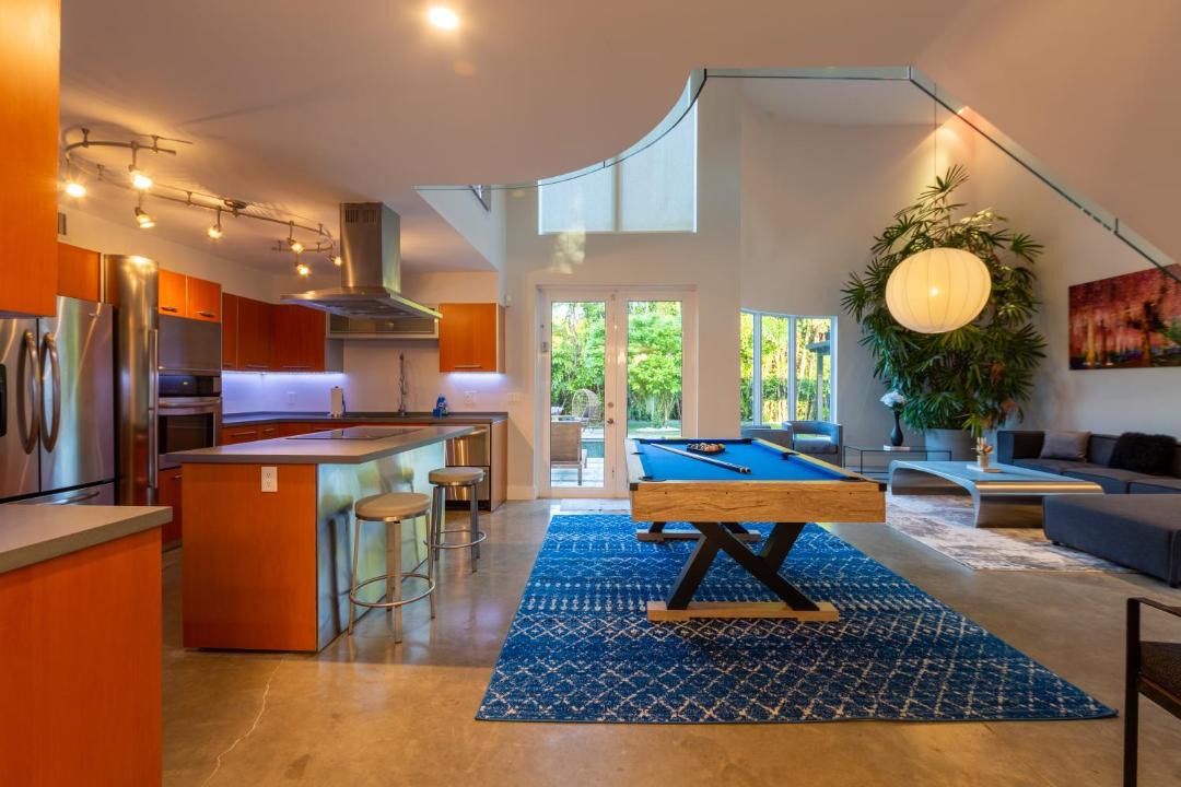 Photo of Livingroom in Biscayne Park