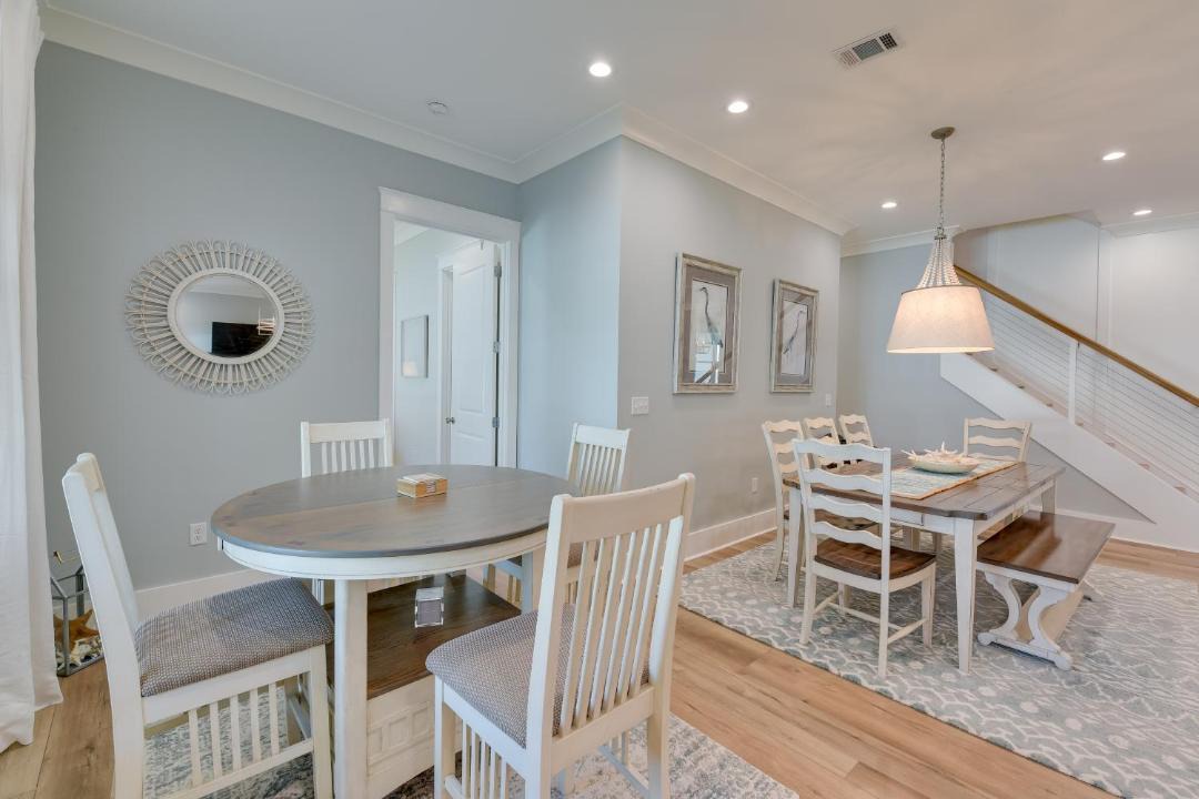 Photo of Others in Avalon Beach Estates