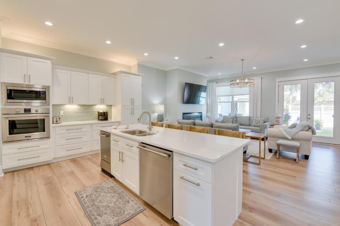 Photo of Others in Avalon Beach Estates
