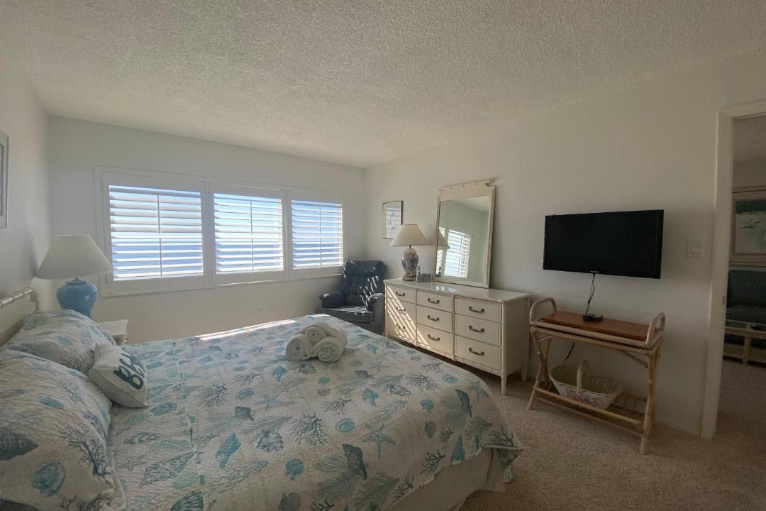 Photo of Bedroom in Mid Island