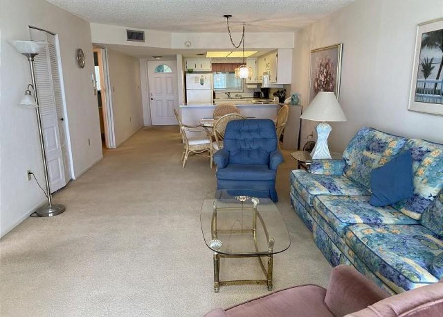 Photo of Livingroom in Mid Island
