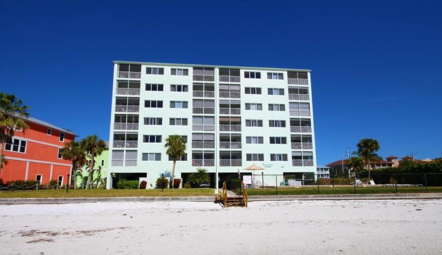 Photo of Buildings in Mid Island