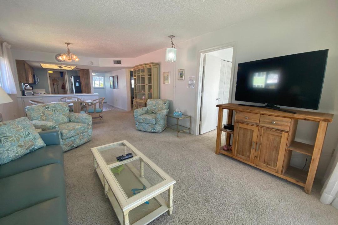 Photo of Livingroom in Mid Island