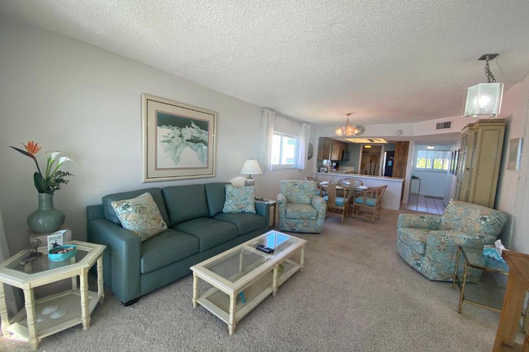 Photo of Livingroom in Mid Island