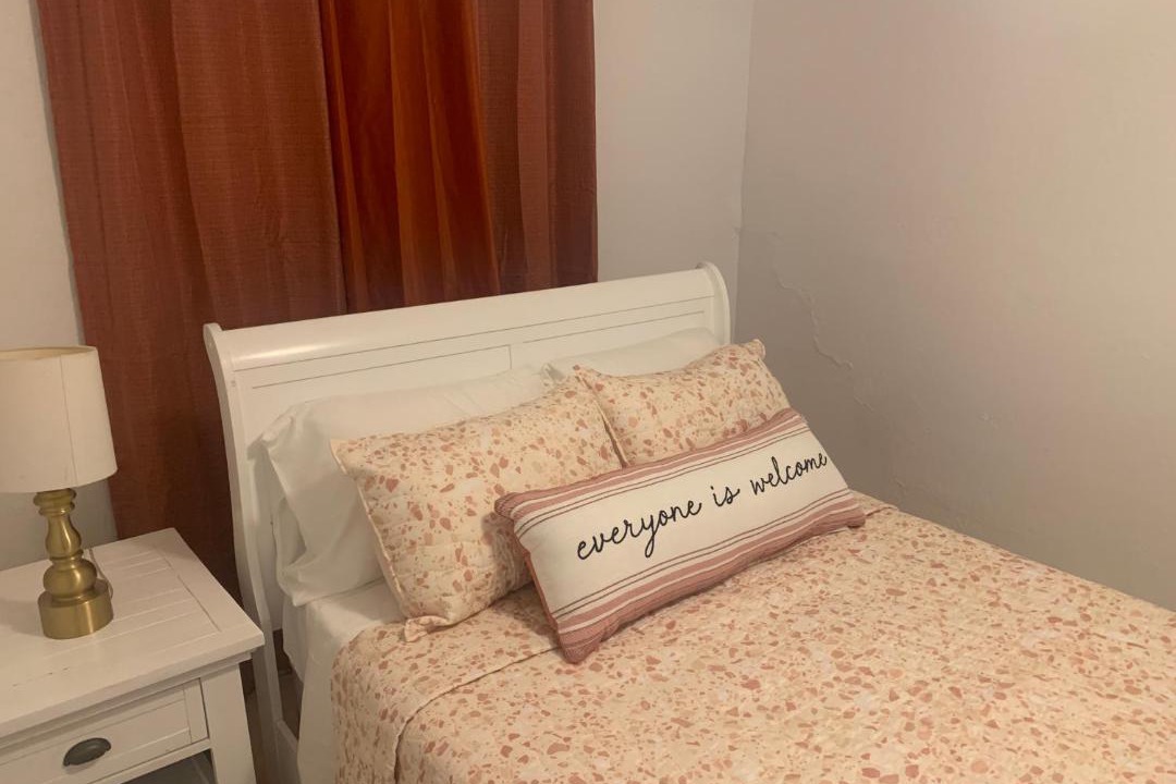 Photo of Bedroom in Oakland Park
