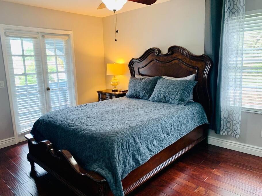 Photo of Bedroom in Lake Magdalene