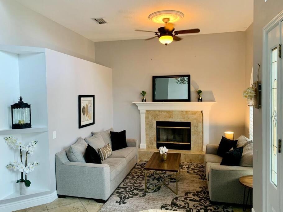 Photo of Livingroom in Lake Magdalene