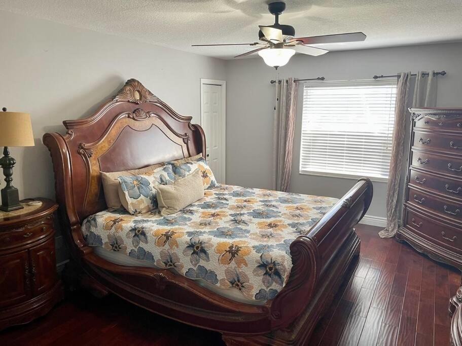 Photo of Bedroom in Lake Magdalene