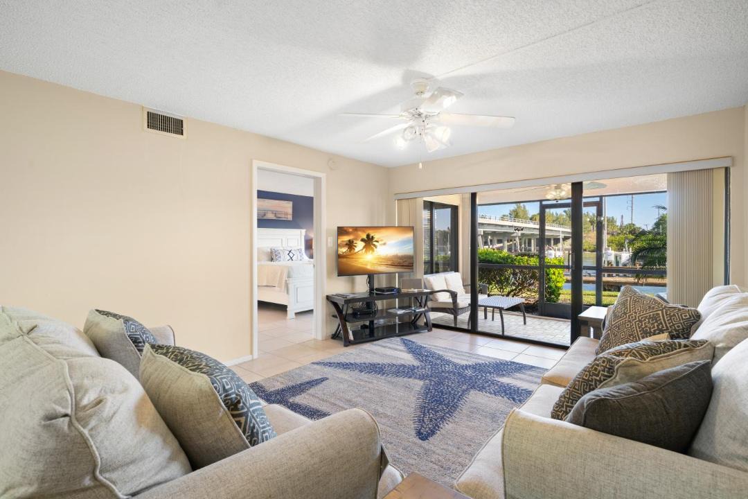 Photo of Others in Bayway Isles