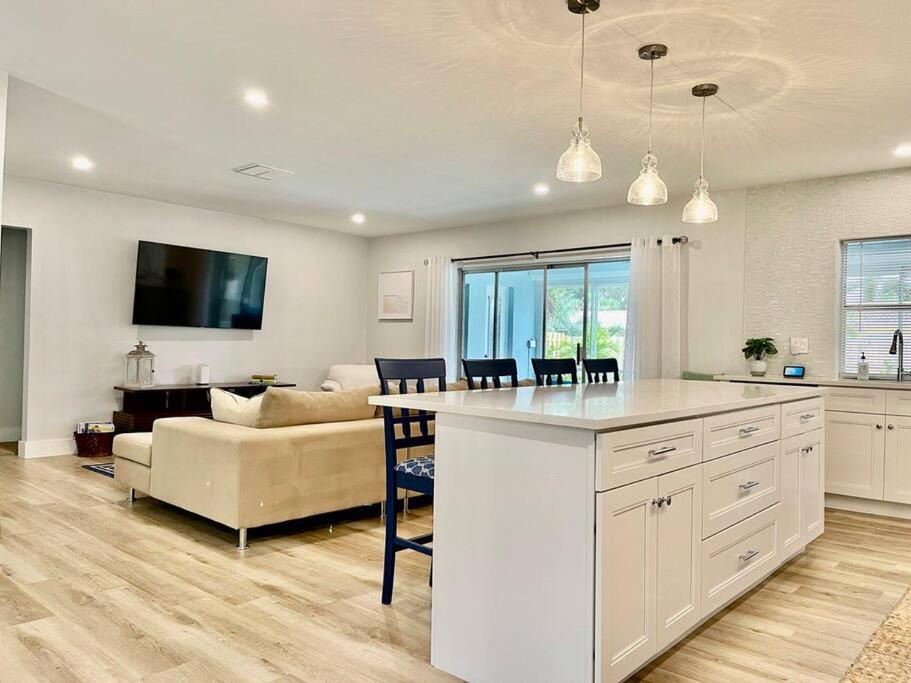 Photo of Livingroom in Deerfield Beach