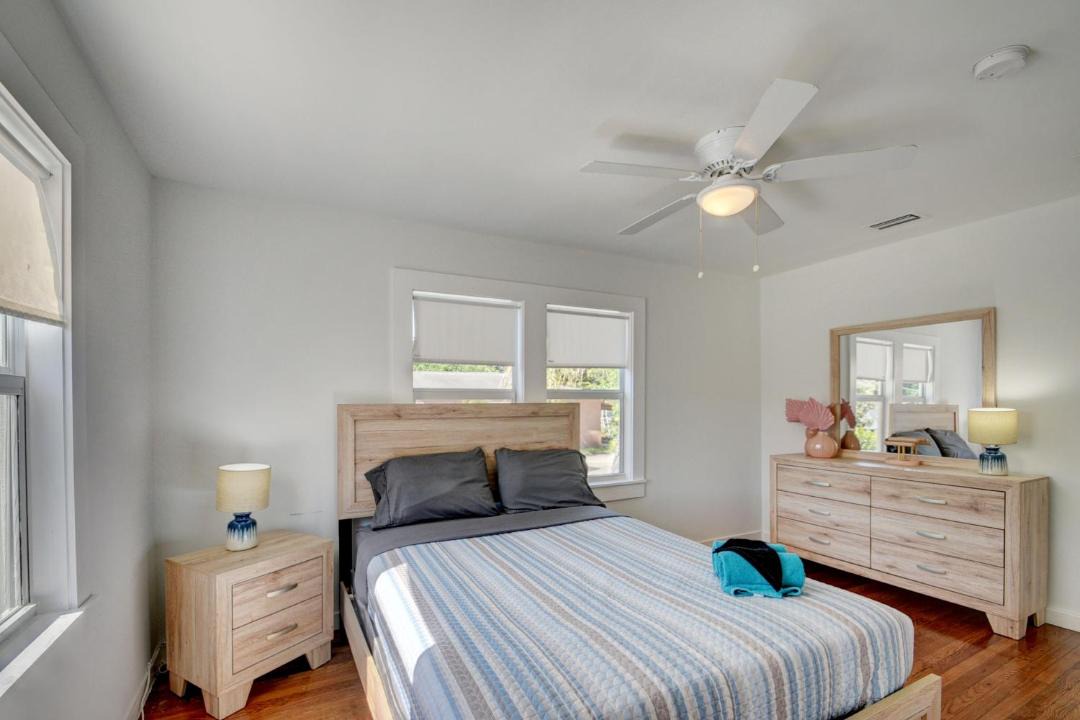 Photo of Bedroom in Lake Worth