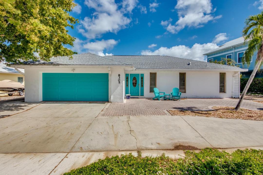 Photo of Buildings in Laguna Shores
