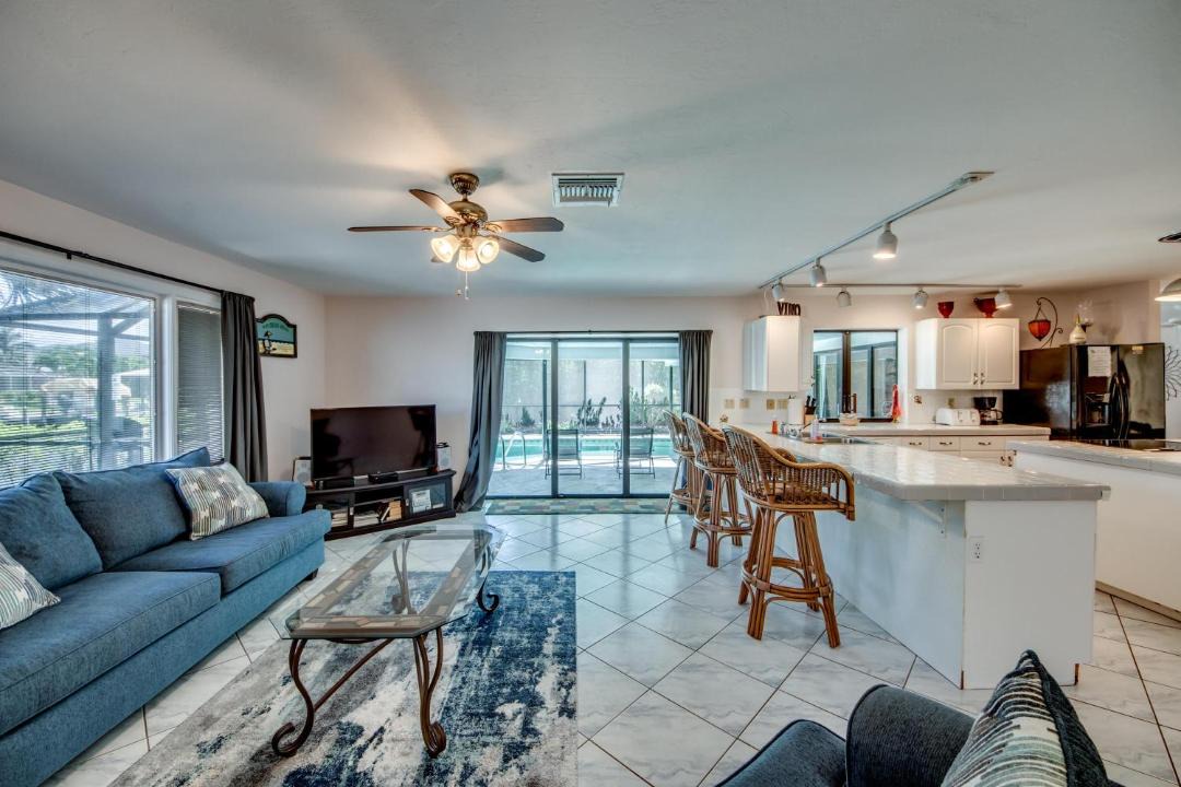 Photo of Livingroom in Laguna Shores