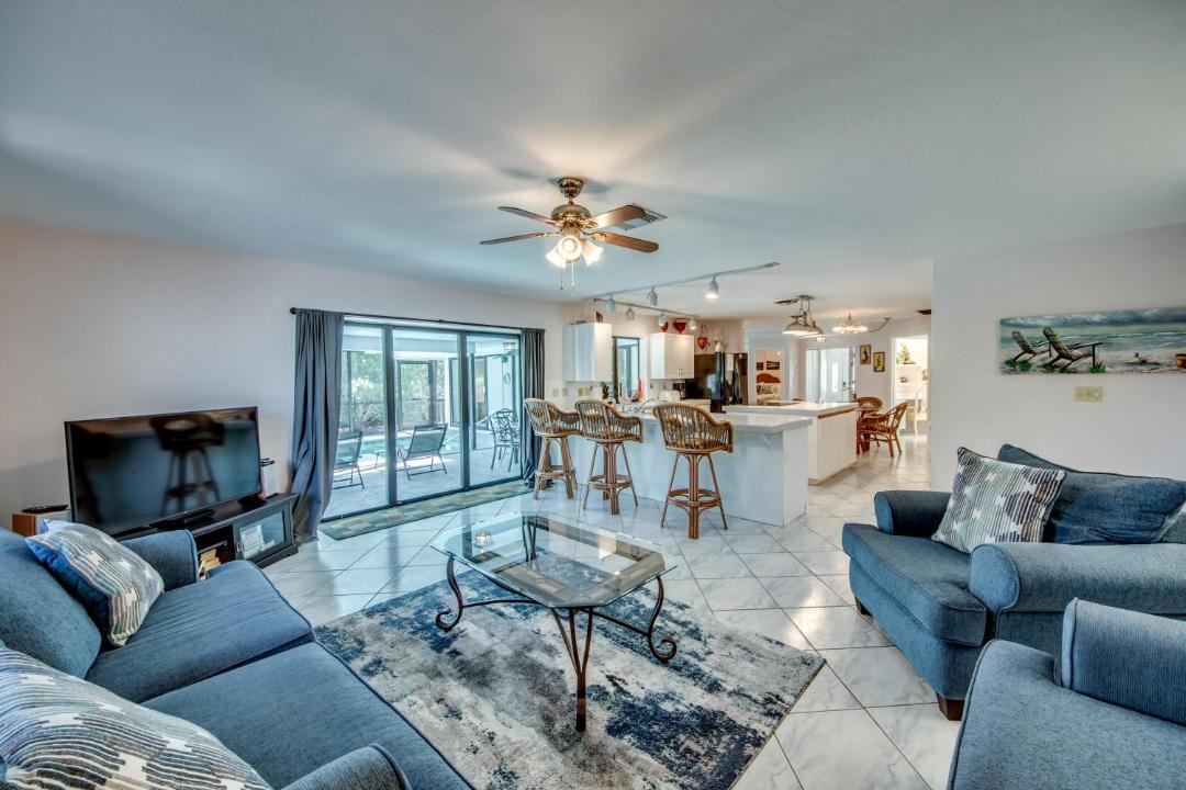 Photo of Livingroom in Laguna Shores