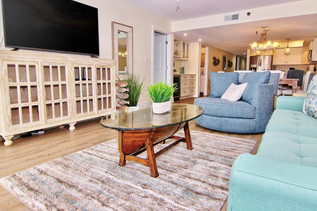 Photo of Livingroom in Redington Shores