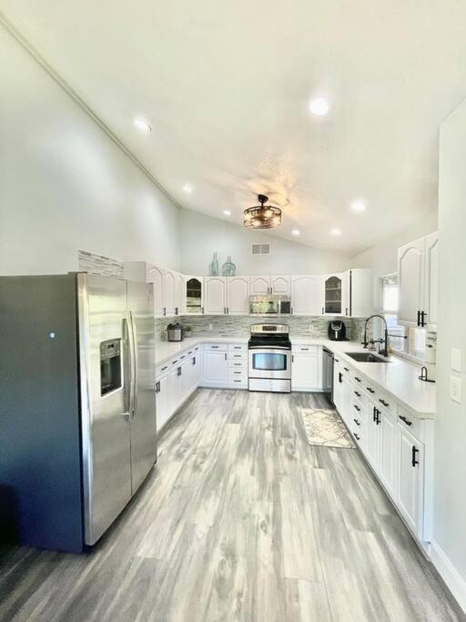 Photo of Kitchen in White City