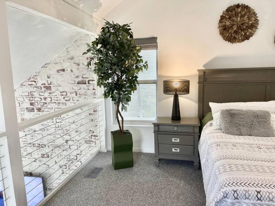 Photo of Bedroom in White City