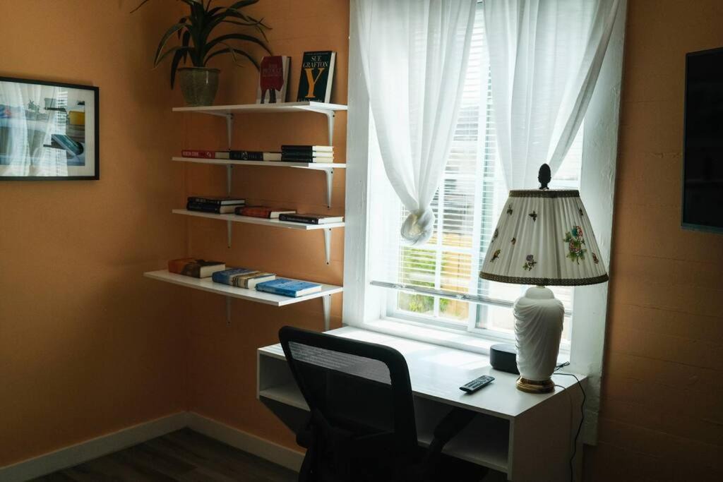 Photo of Livingroom in Allapattah