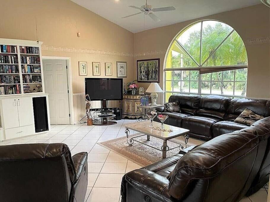 Photo of Livingroom in Eisenhower